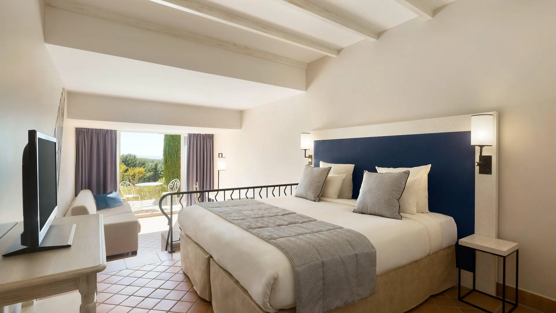 Отель Le Fregate Provence Сен-Сир-сюр-Мер